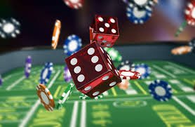 Paytable menunjukkan nilai simbol dan fitur bonus yang tersedia Tabel pembayaran dan fitur bonus Lucky Twins